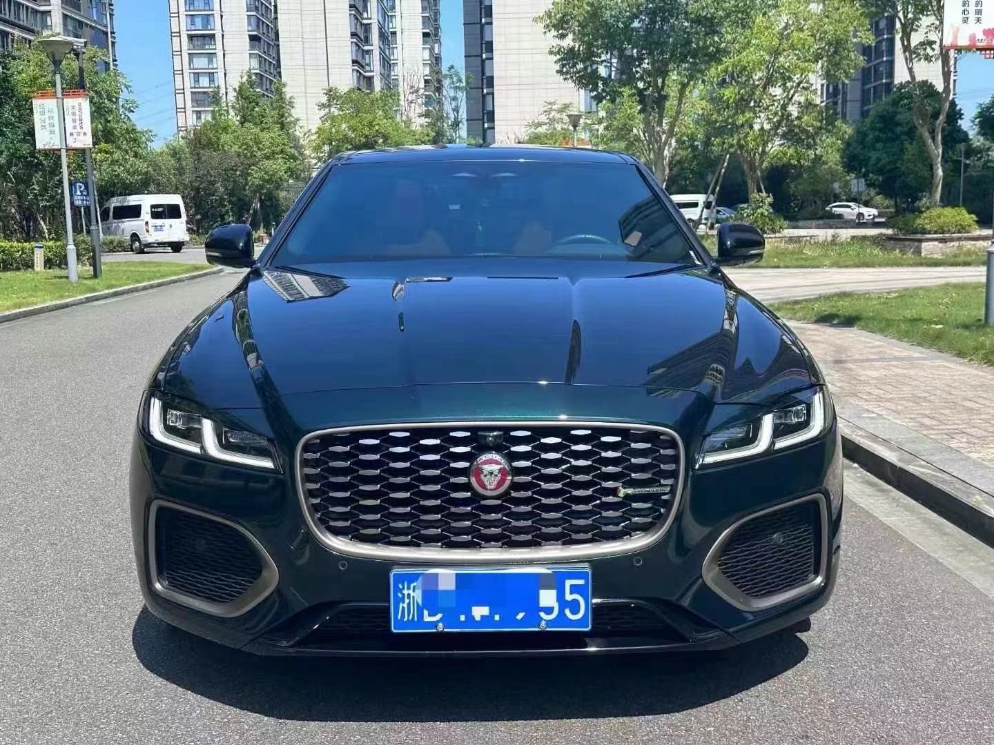 捷豹XFL P250 2023款 2.0T 自动 精英运动版 价格0万 