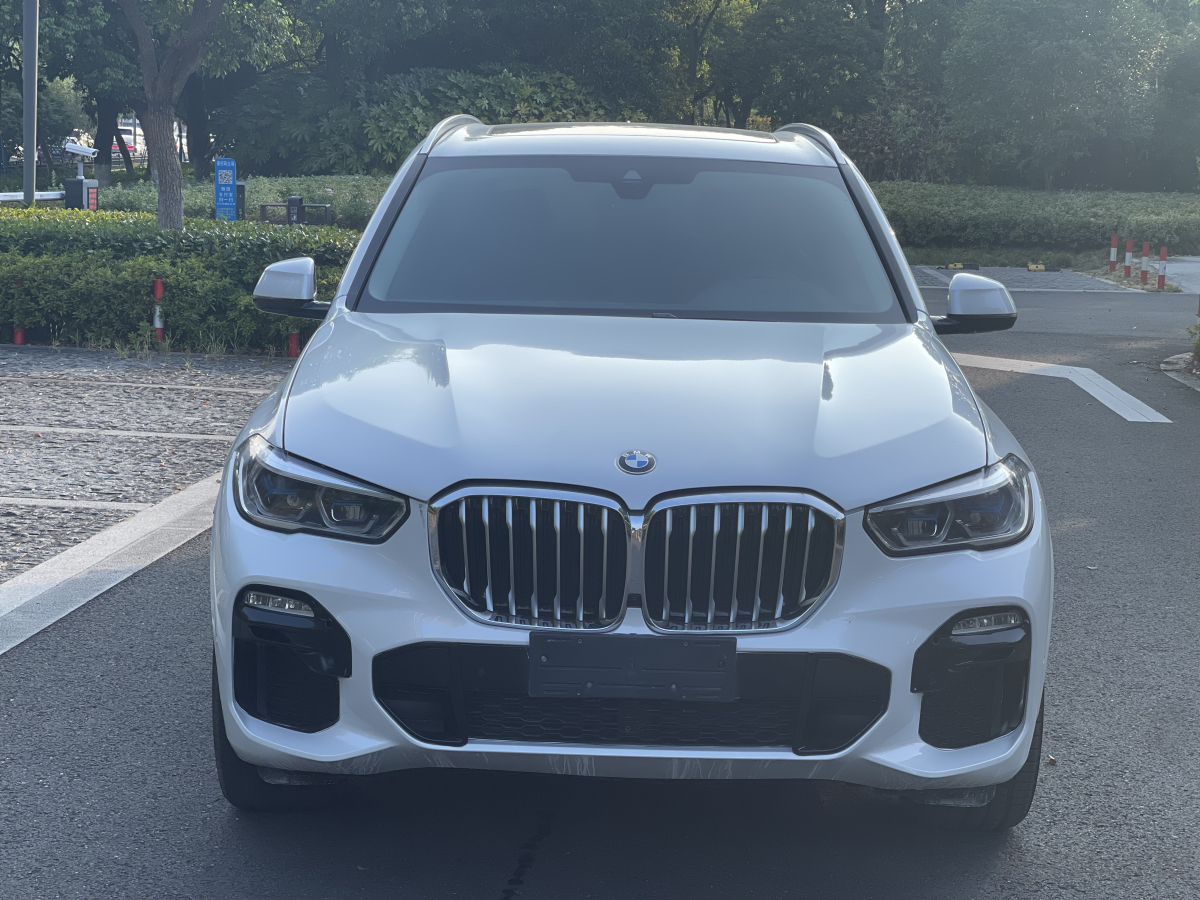 宝马X5 xDrive40Li 2022款 3.0T 自动 尊享型M运动套装 价格0万 