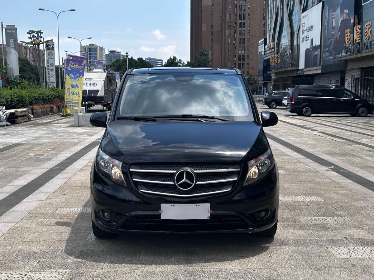 奔驰威霆 2020款 2.0T 自动 7座 汽油 商务版 价格0万 