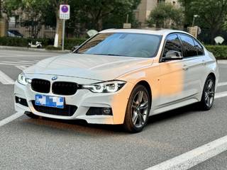 宝马3系 320i 2.0T 自动 M运动曜夜版 