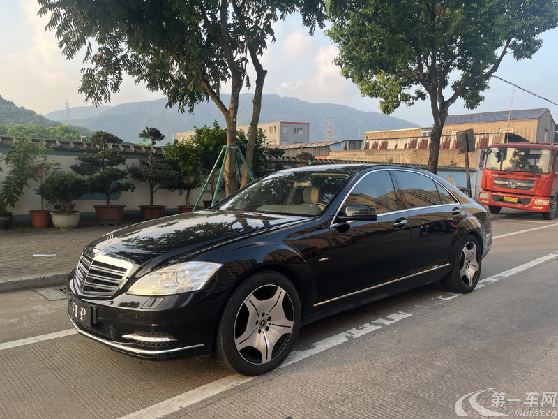 奔驰S级 S300 [进口] 2012款 3.0L 自动 汽油 商务简配型加长版 