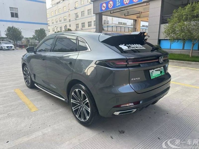 长安UNI-K PHEV 蓝鲸iDD 2022款 1.5T 自动 尊贵型 (国Ⅵ) 