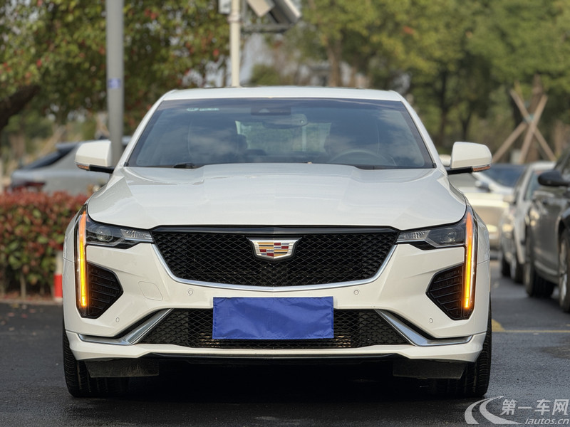 凯迪拉克XT4 2022款 2.0T 自动 28T尊贵型 (国Ⅵ) 