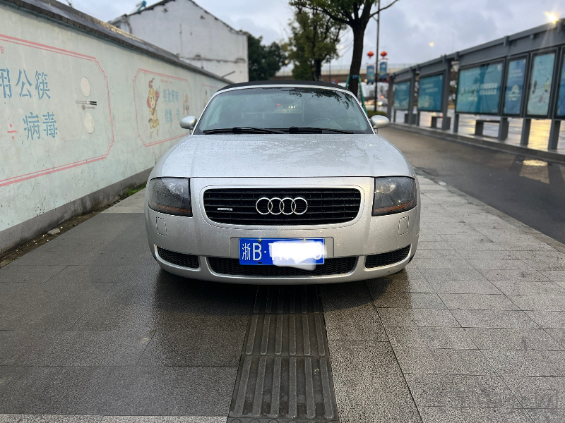 奥迪TT敞篷 [进口] 2004款 1.8T 手动 汽油价格0万 