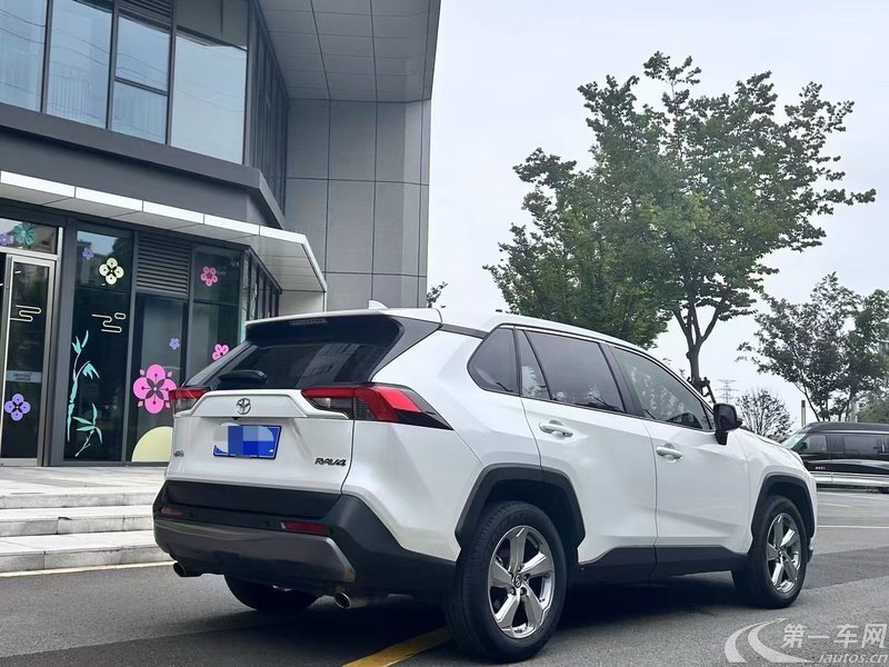 丰田RAV4 2022款 2.0L 自动 前驱 风尚PLUS版 (国Ⅵ) 