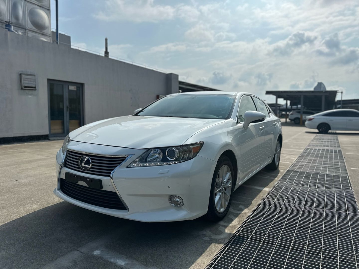 雷克萨斯ES 300h [进口] 2013款 2.5L 自动 精英版价格0万