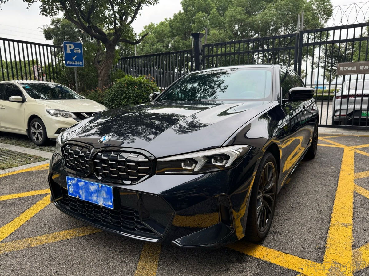 宝马3系 325i 2024款 2.0T 自动 汽油 M运动曜夜套装 价格0万