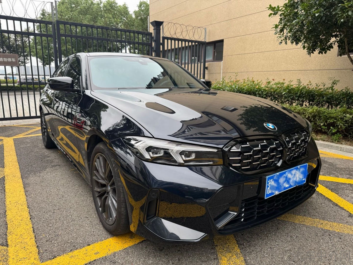 宝马3系 325i 2024款 2.0T 自动 汽油 M运动曜夜套装 价格0万 