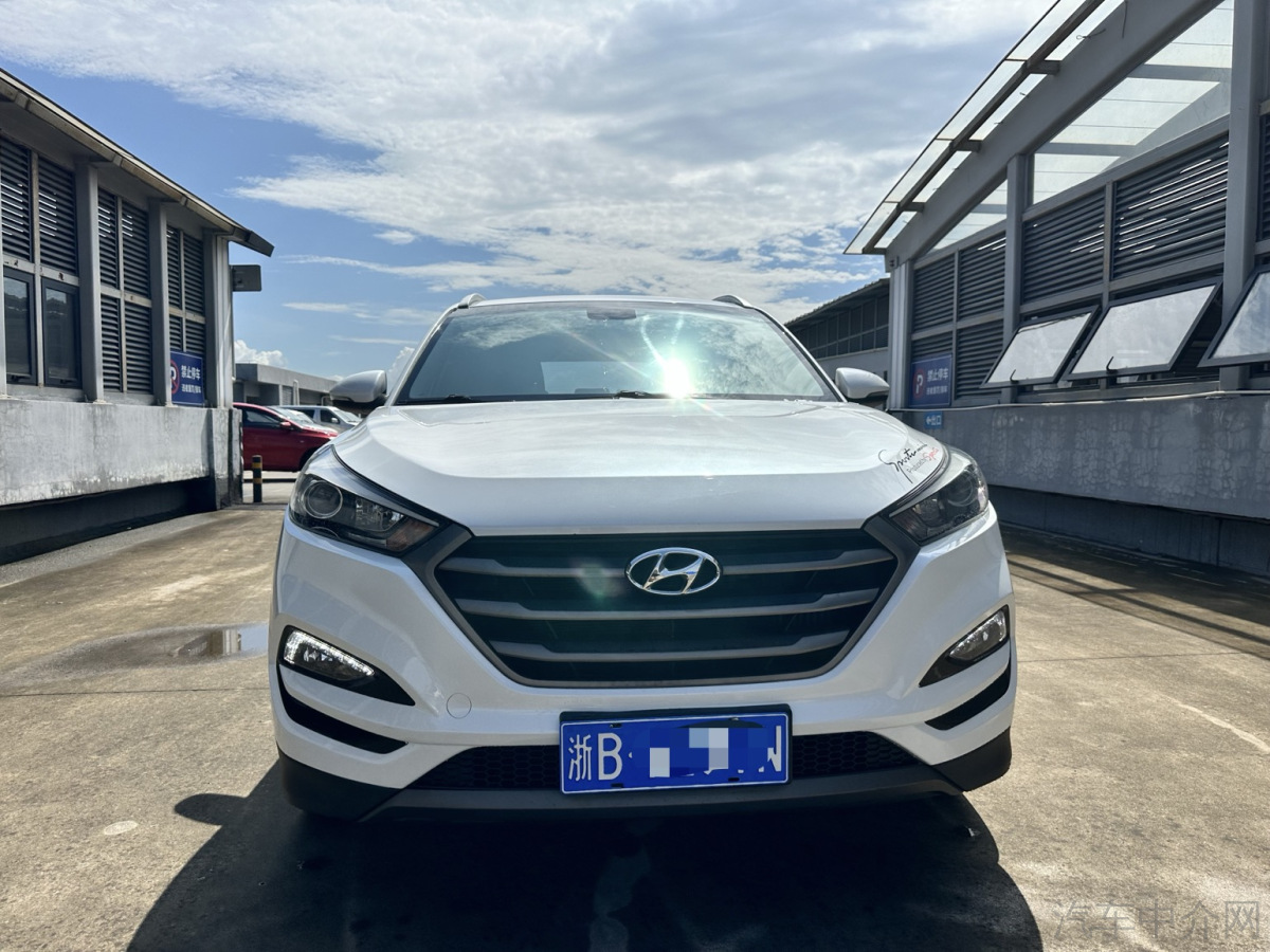 现代途胜 2015款 1.6T 自动 四驱 尊贵型 价格0万 