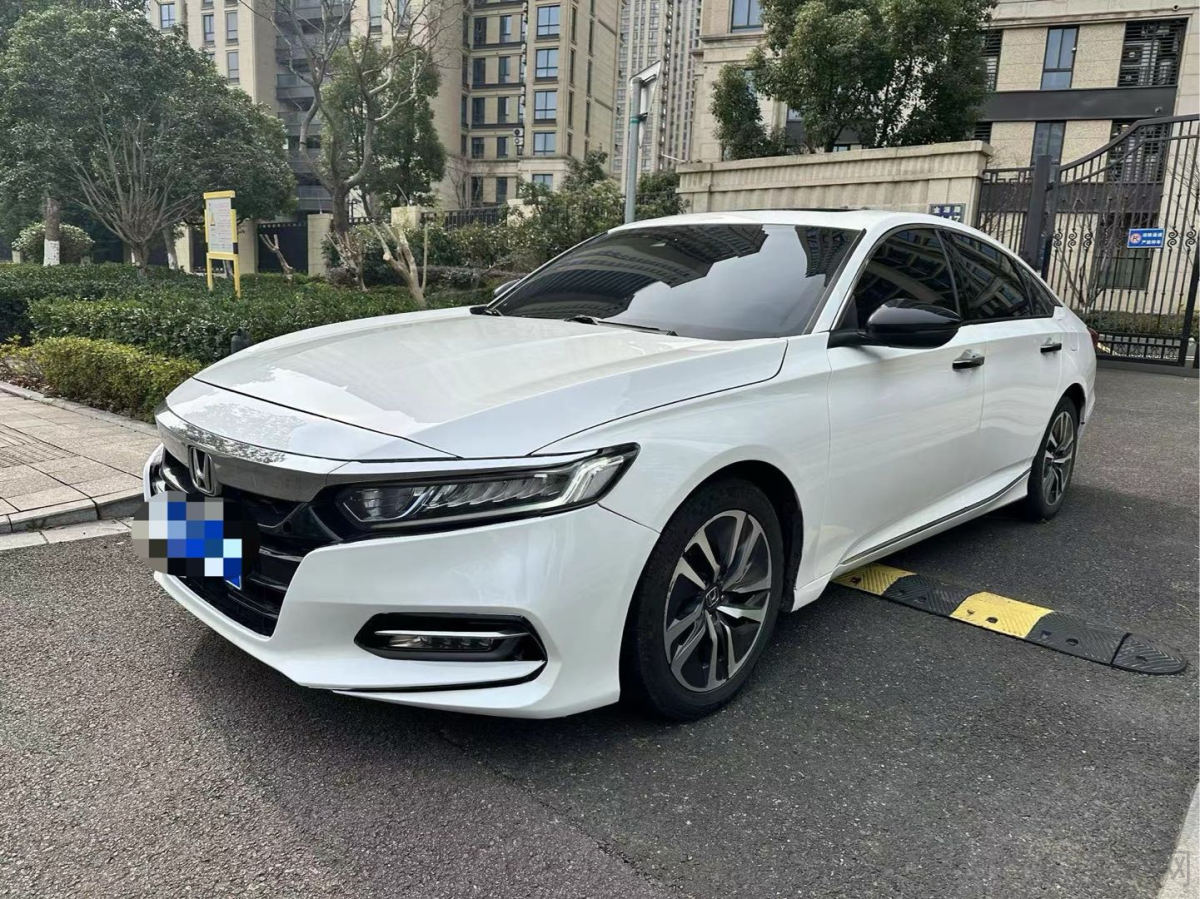 本田雅阁 2018款 2.0L 自动 锐尊版 价格0万