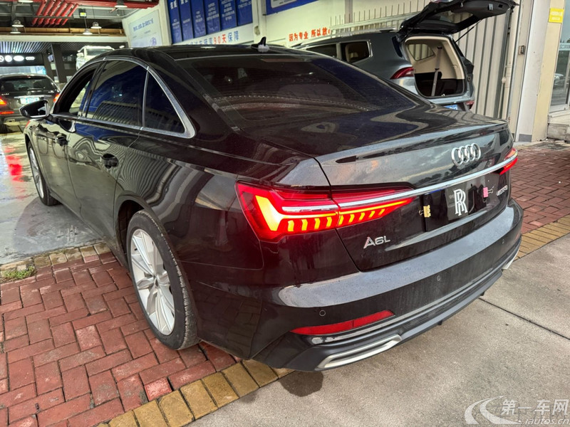 奥迪A6L 45TFSI 2021款 2.0T 自动 臻选致雅型 (国Ⅵ) 