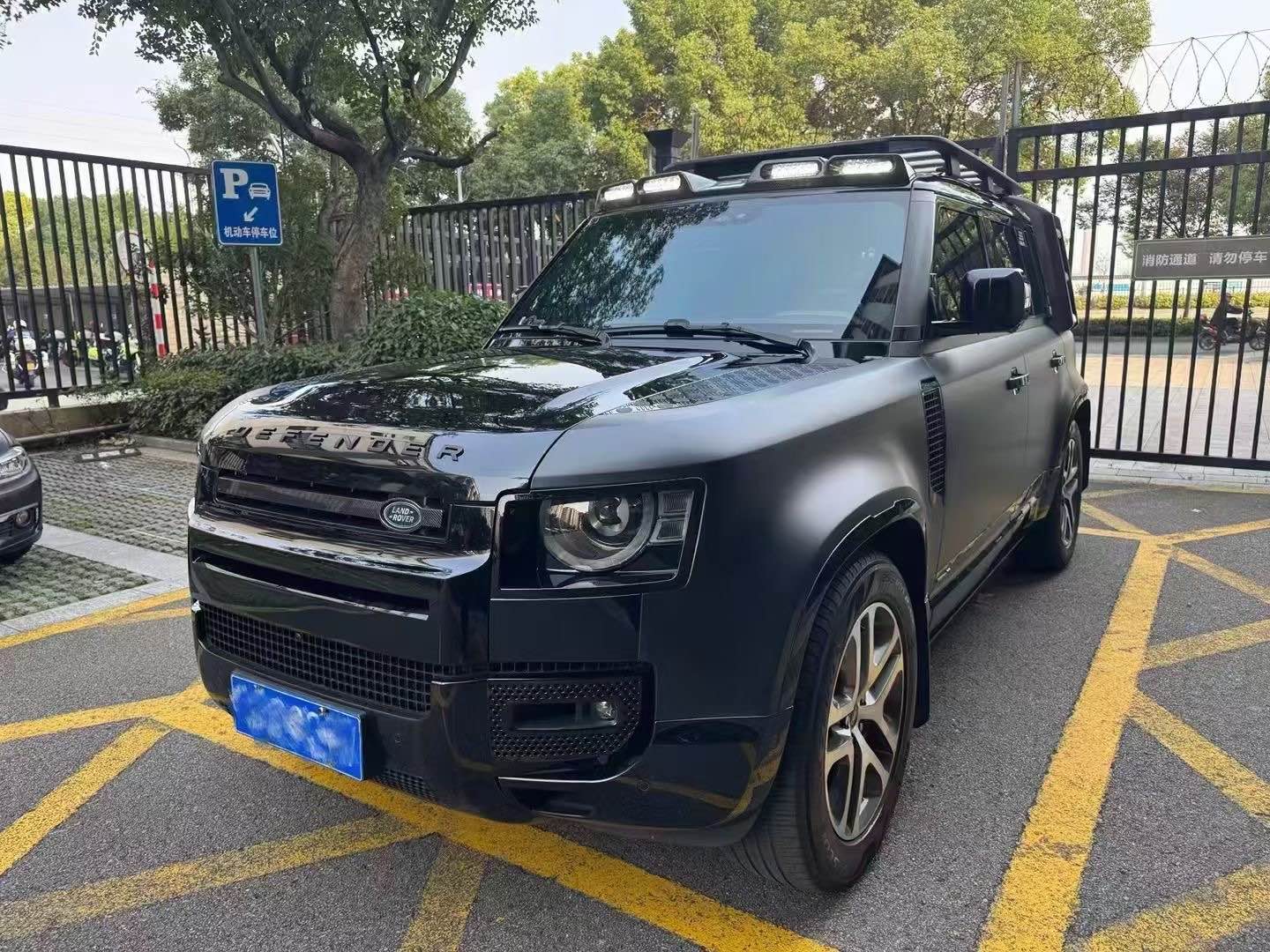 路虎卫士 [进口] 2022款 3.0T 自动 四驱 汽油 X P400价格0万