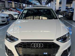 奥迪A4L 40TFSI 