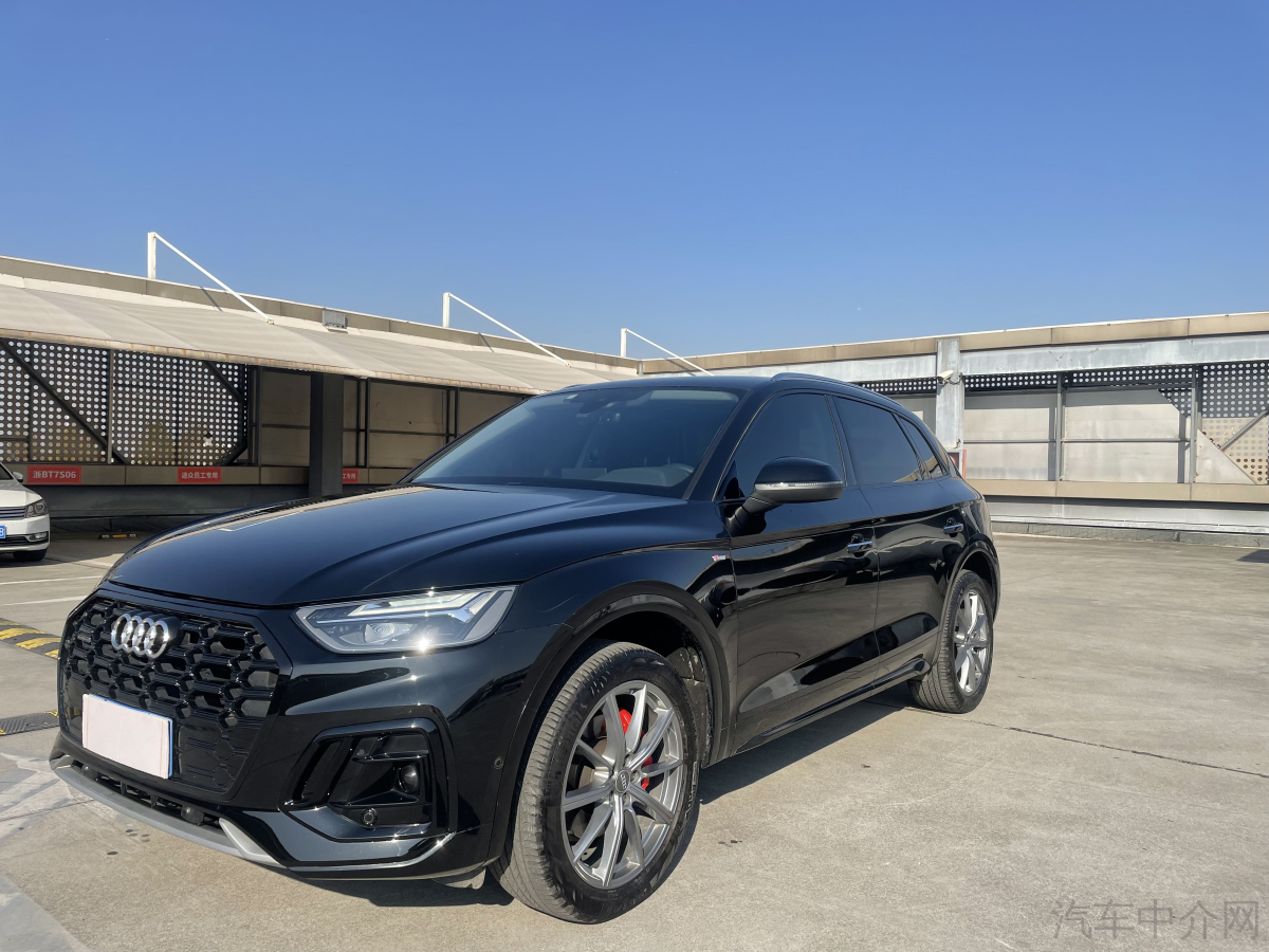 奥迪Q5L 45TFSI 2022款 2.0T 自动 改款豪华动感型 价格0万 