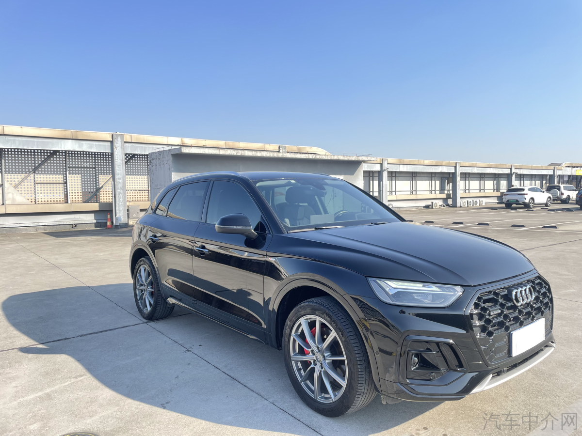 奥迪Q5L 45TFSI 2022款 2.0T 自动 改款豪华动感型 价格0万 