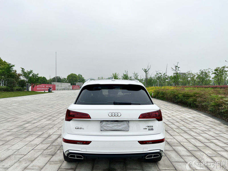 奥迪Q5L 45TFSI 2022款 2.0T 自动 改款豪华动感型 (国Ⅵ) 