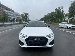 奥迪A4L 40TFSI 2.0T 自动 豪华动感型 