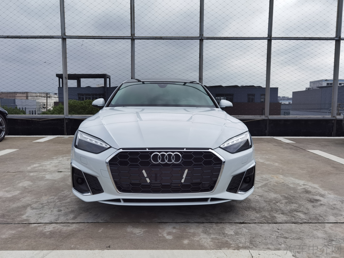 奥迪A5掀背 40TFSI [进口] 2021款 2.0T 自动 汽油 时尚动感型价格0万 