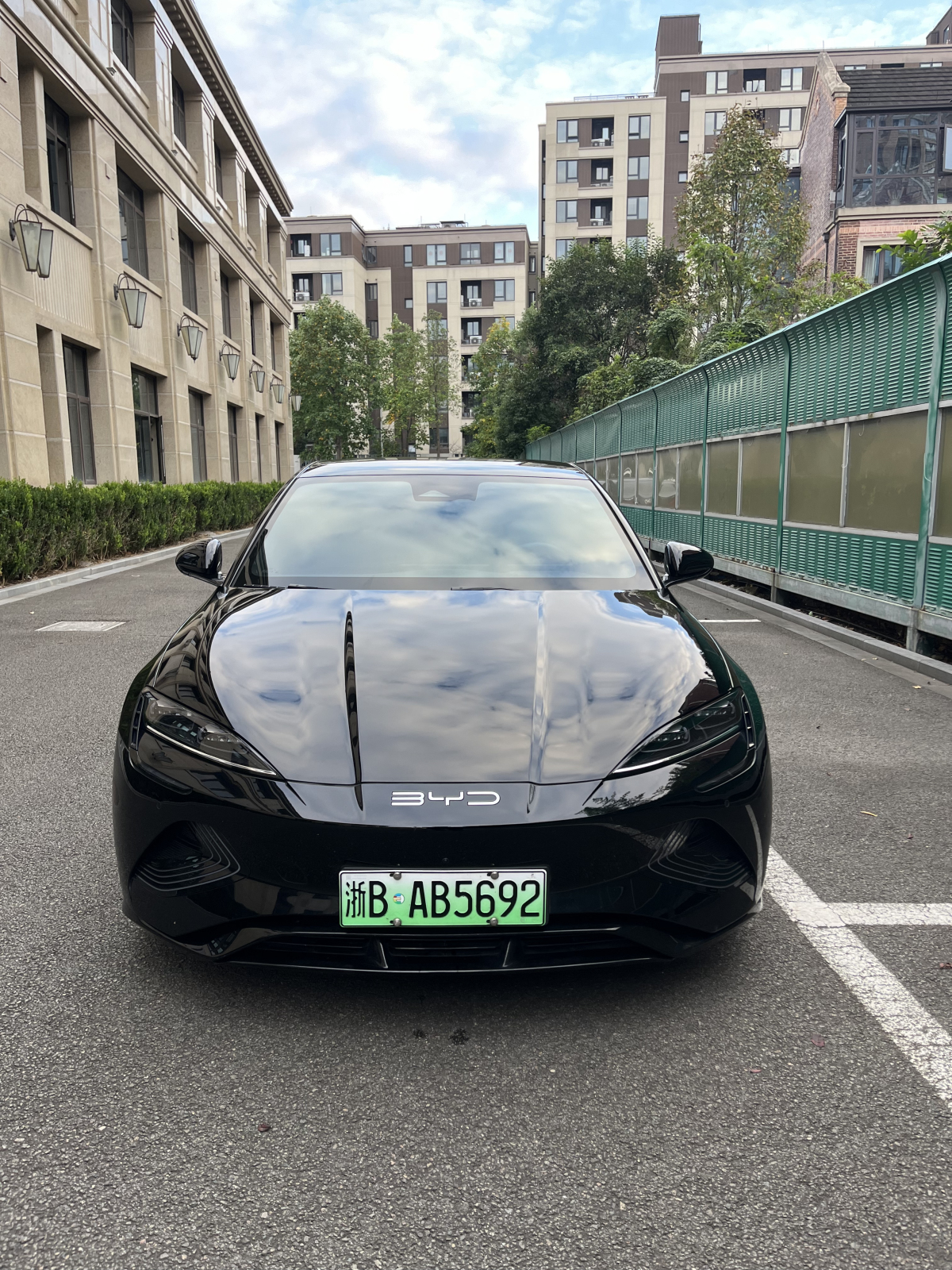 比亚迪海豹 冠军版 2023款 0.0T 自动 700km性能版价格0万