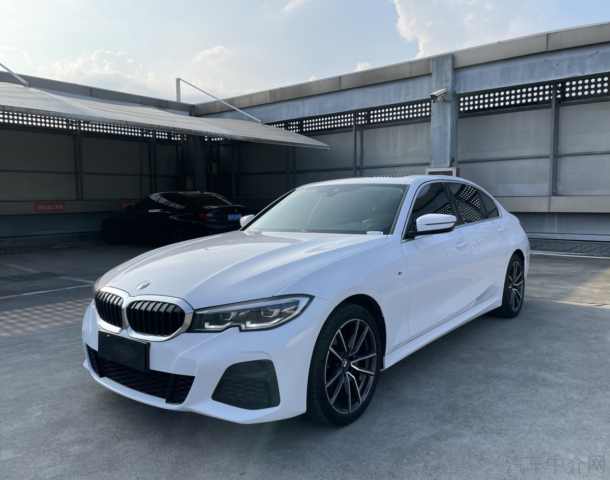 宝马3系 325i 2021款 2.0T 自动 汽油 M运动套装 价格0万