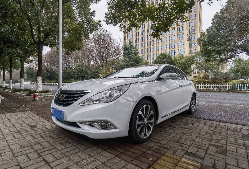 现代索纳塔 2014款 2.0L 自动 DLX尊贵版 价格0万