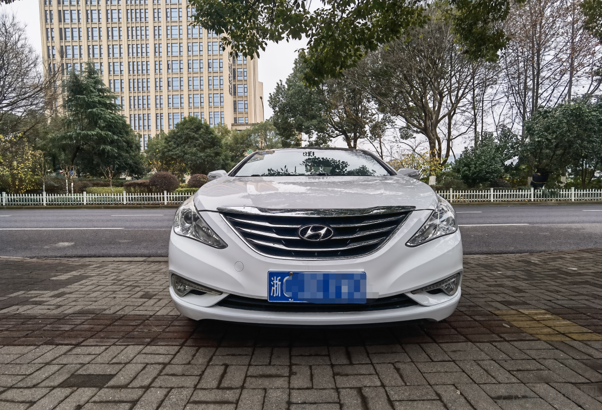 现代索纳塔 2014款 2.0L 自动 DLX尊贵版 价格0万 