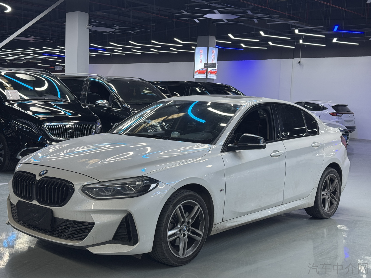 宝马1系 120i 2022款 1.5T 自动 M运动曜夜版 价格0万