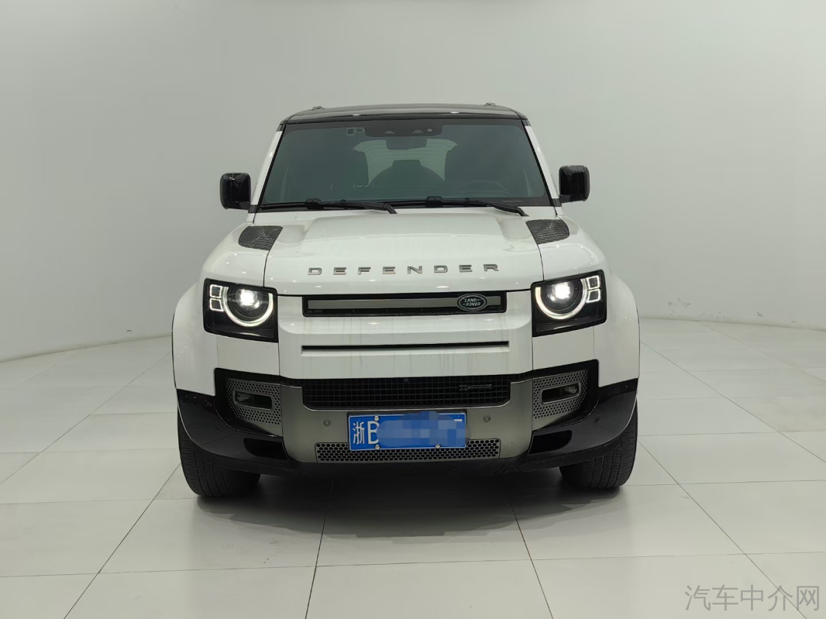 路虎卫士 [进口] 2023款 3.0T 自动 四驱 汽油 四门P400二手车 二手SE欧规版平行进口价格0万 