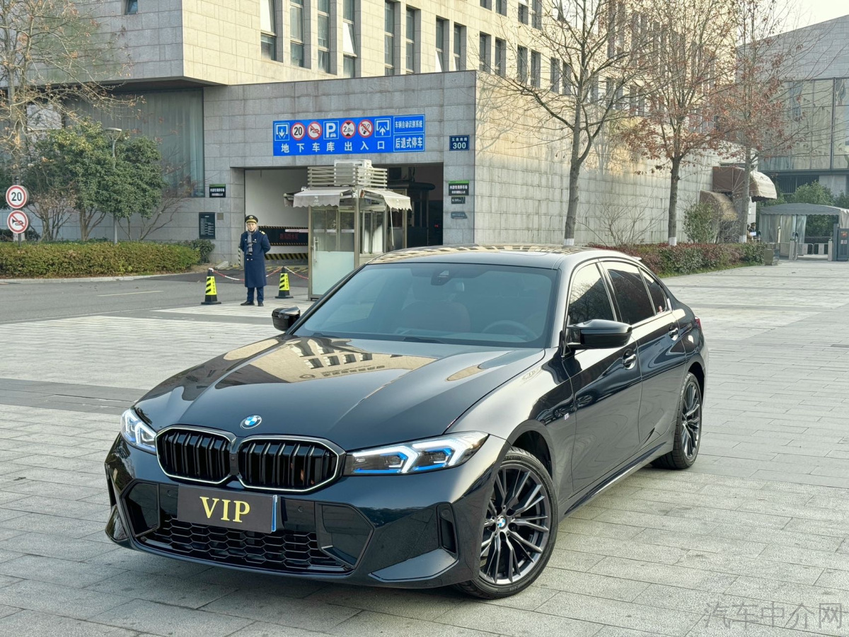 宝马3系 325i 2023款 2.0T 自动 汽油 M运动曜夜套装 价格0万
