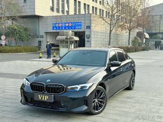 宝马3系 325i 2.0T 自动 M运动曜夜套装 