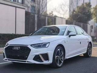 奥迪A4L 40TFSI 2.0T 自动 时尚动感型 