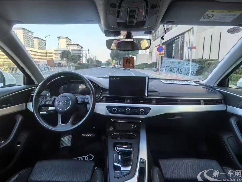 奥迪A4L 2020款 2.0T 自动 时尚动感型 (国Ⅵ) 