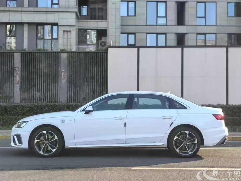 奥迪A4L 2020款 2.0T 自动 时尚动感型 (国Ⅵ) 