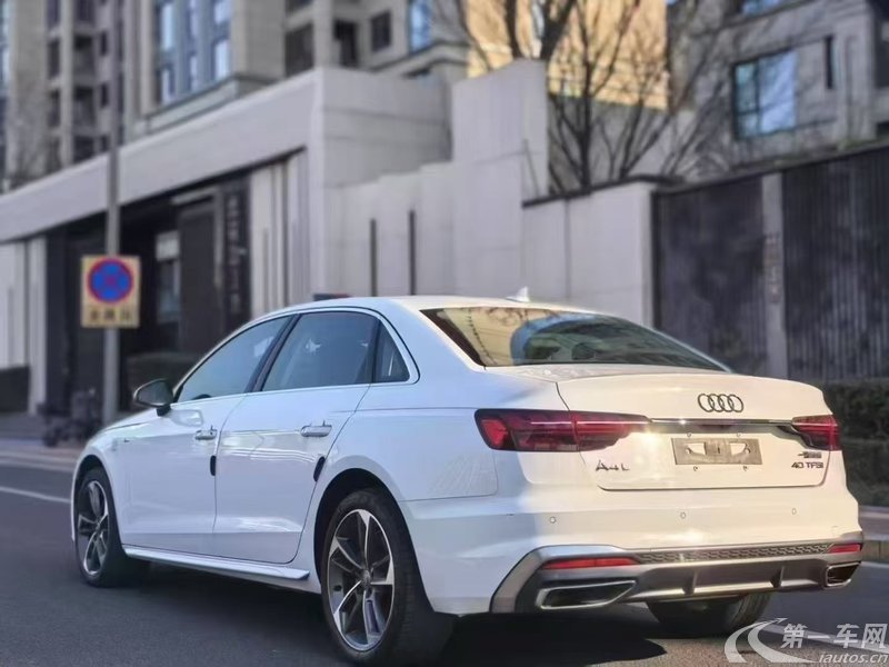 奥迪A4L 2020款 2.0T 自动 时尚动感型 (国Ⅵ) 