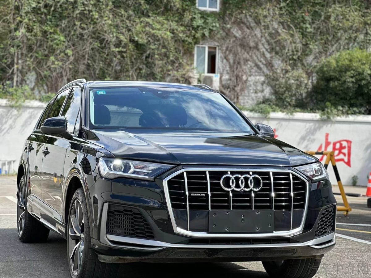 奥迪Q7 [进口] 2023款 3.0T 自动 标准型欧规版平行进口价格0万 