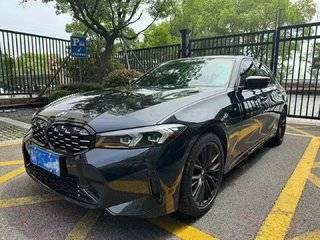 宝马3系 325i 2.0T 自动 M运动曜夜套装 