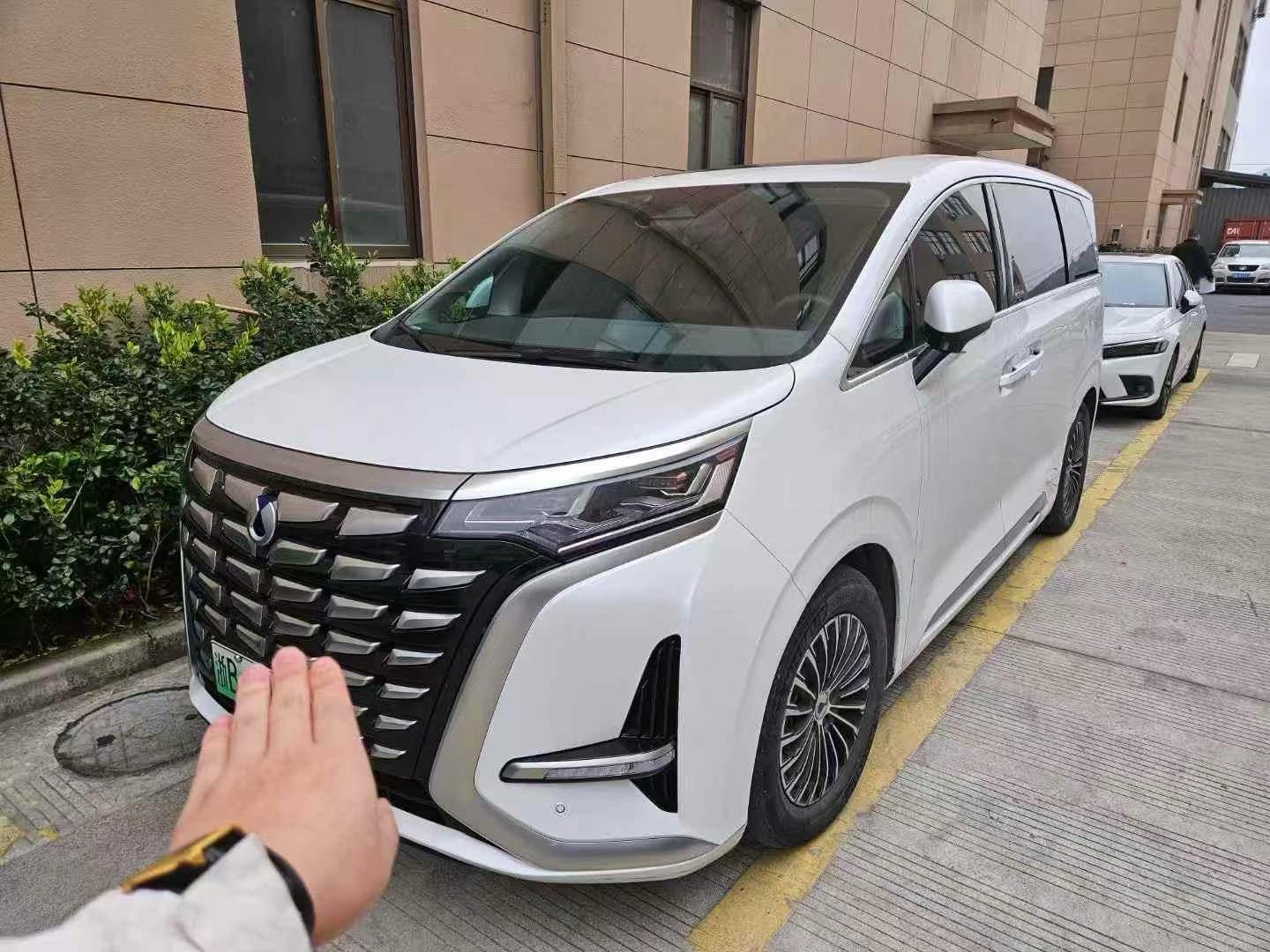 腾势D9 2023款 1.5T 自动 尊享型 价格0万
