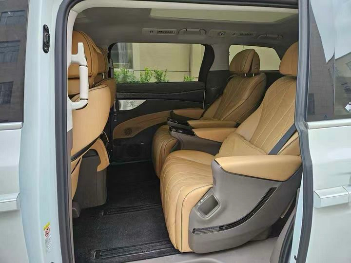 腾势D9 2023款 1.5T 自动 尊享型 价格0万 
