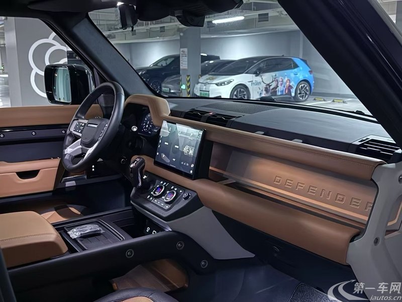 路虎卫士 [进口] 2024款 5.0T 自动 四驱 汽油 