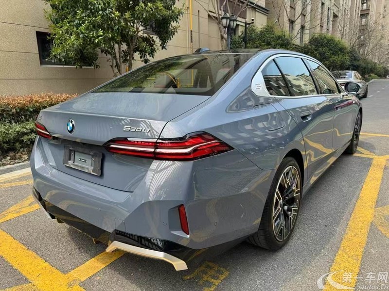 宝马5系 530Li 2025款 2.0T 自动 汽油 尊享型M运动套装 (国Ⅵ) 