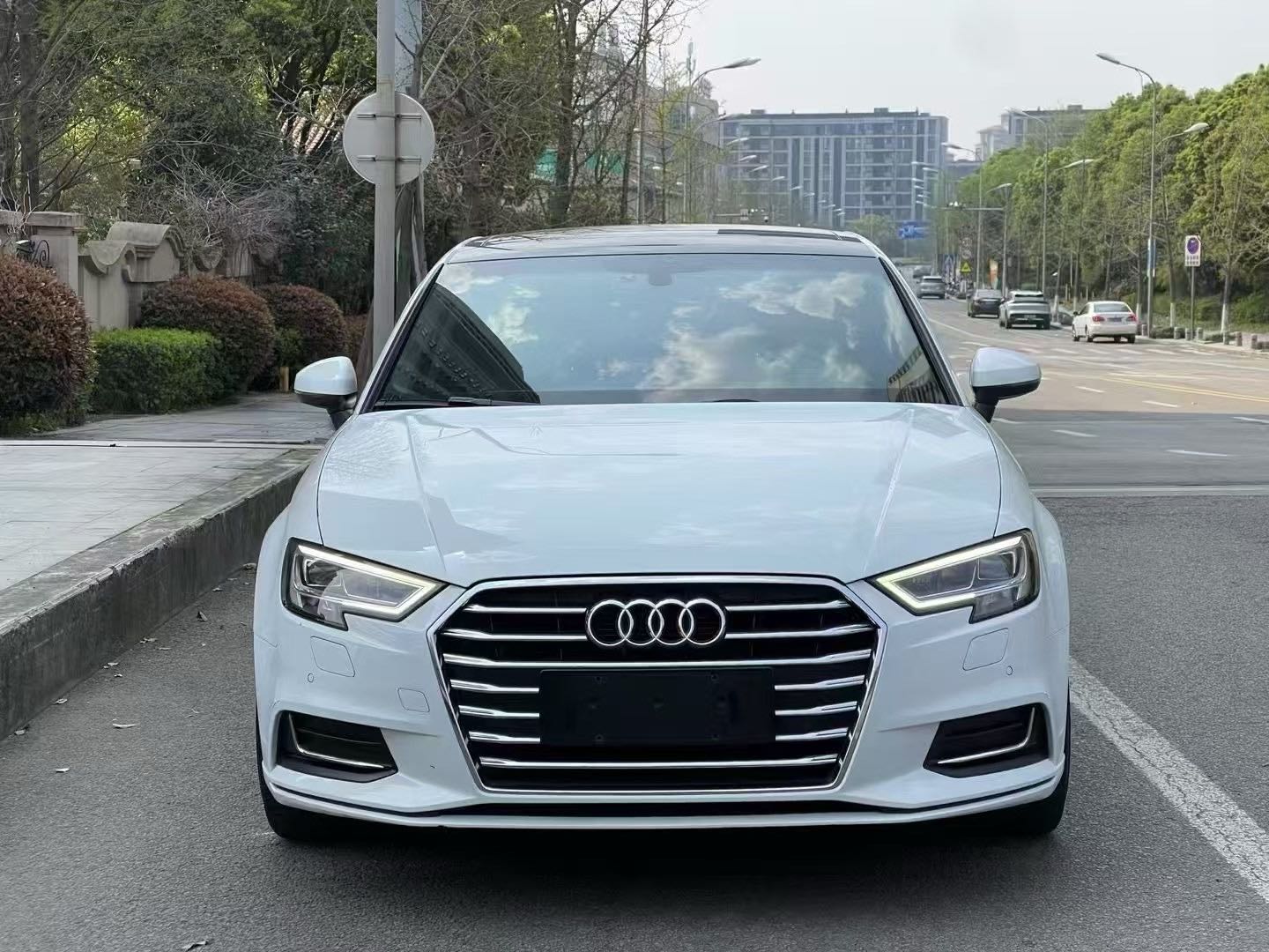 奥迪A3 40TFSI 2018款 2.0T 自动 风尚型30周年Limousine 价格0万 