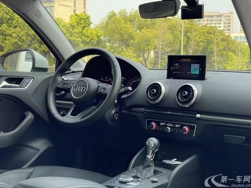 奥迪A3 40TFSI 2018款 2.0T 自动 风尚型30周年Limousine (国Ⅴ) 