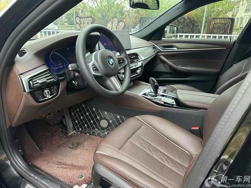 宝马5系 530Li 2022款 2.0T 自动 汽油 尊享型M运动套装 (国Ⅵ) 