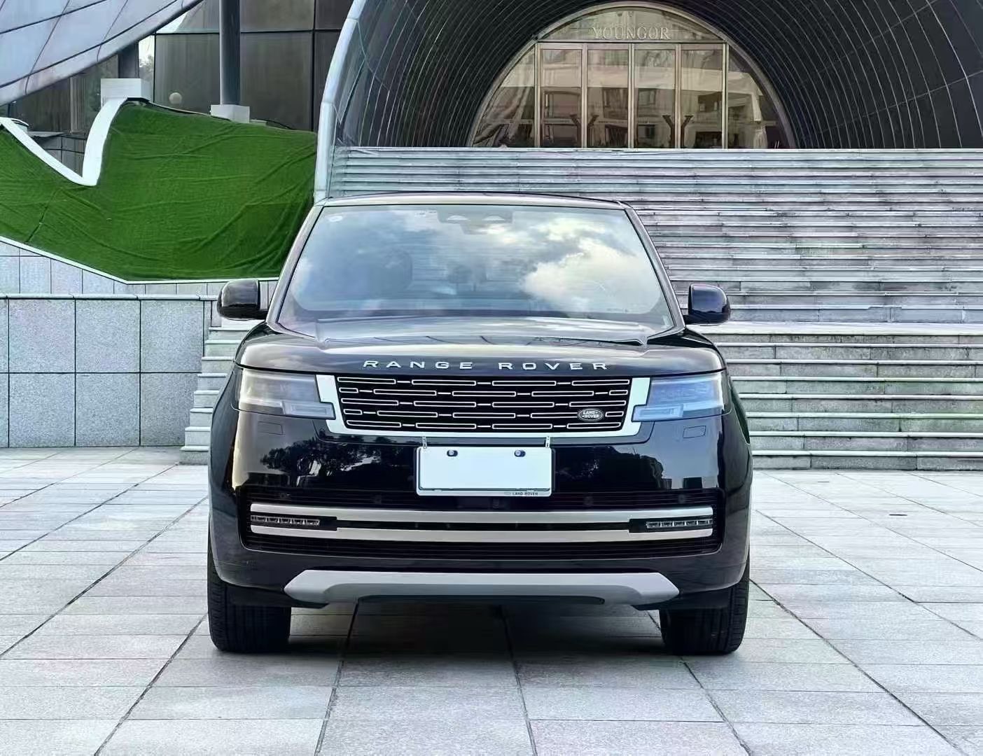 路虎揽胜 [进口] 2023款 3.0T 自动 四驱 HES标轴行政版欧规版平行进口价格0万 