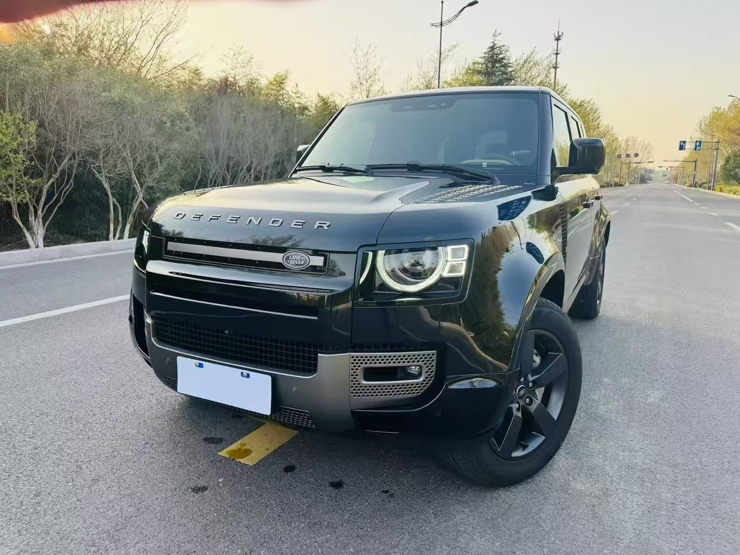 路虎卫士 [进口] 2024款 3.0T 自动 四驱 汽油 P400二手车 二手X二手车 二手DYNAMIC二手车 二手HSE价格0万 