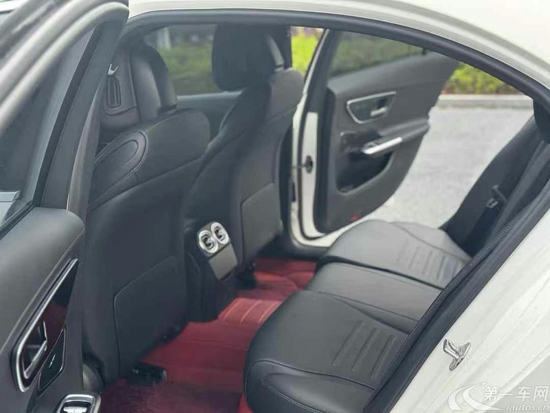 奔驰C级 C260L 2022款 1.5T 自动 (国Ⅵ) 