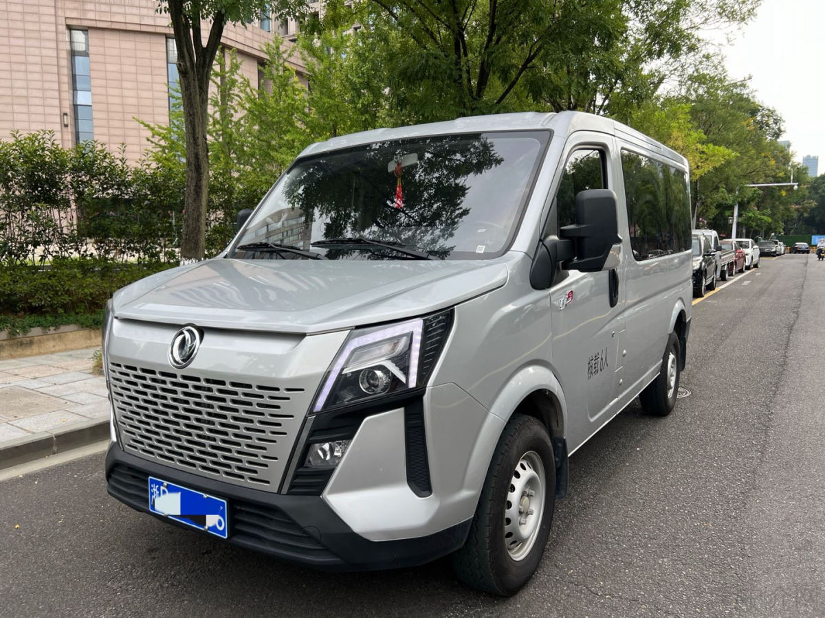 东风御风 2024款 2.0T 手动 厢货车长轴高顶后单胎 价格0万