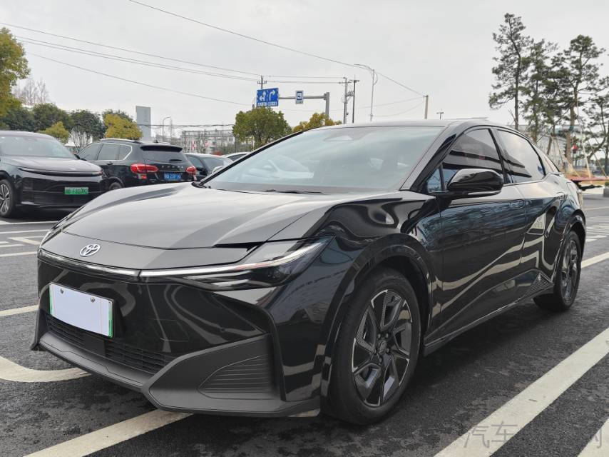 丰田bZ3 2023款 0.0T 自动 517km精英PRO价格0万