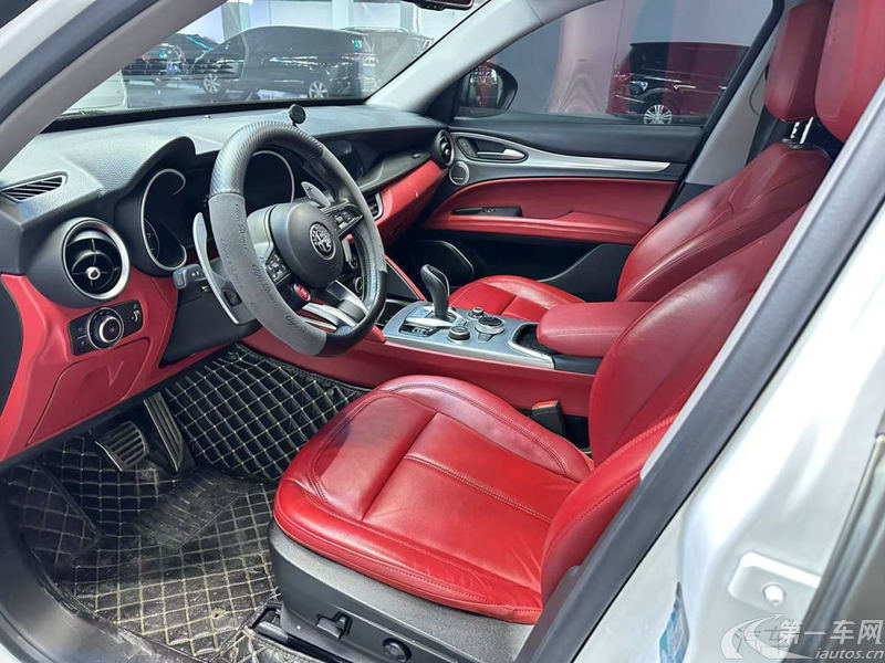 阿尔法罗密欧Stelvio [进口] 2020款 2.0T 自动 280HP赛道限量版 