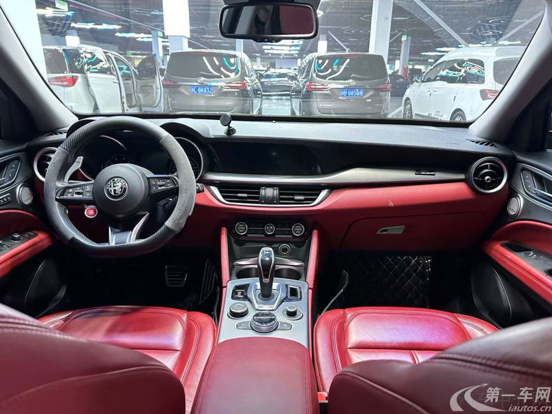 阿尔法罗密欧Stelvio [进口] 2020款 2.0T 自动 280HP赛道限量版 